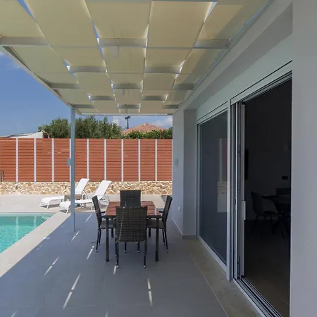Casa Di Pietra Villa Lakithra