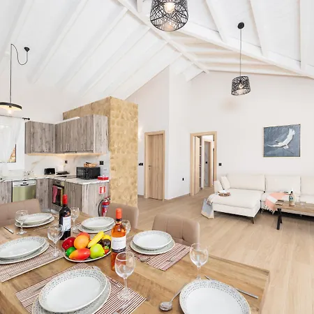 Casa Di Pietra * Lakithra